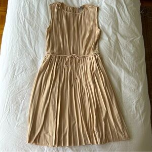 Sleeveless Plissé Knee-length Summer Beige/Light pink Dress